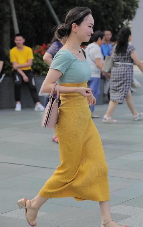 身高才150cm的时髦小女人,却有着良母贤妻的气质