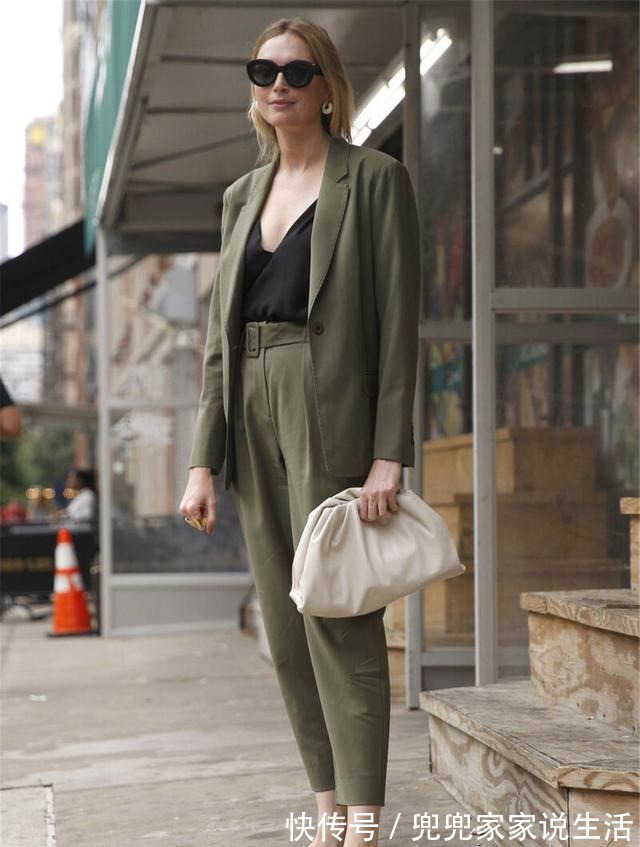 高跟鞋 为什么更建议女人,穿西装裤要配乐福鞋,看了这些时髦搭配,懂了!