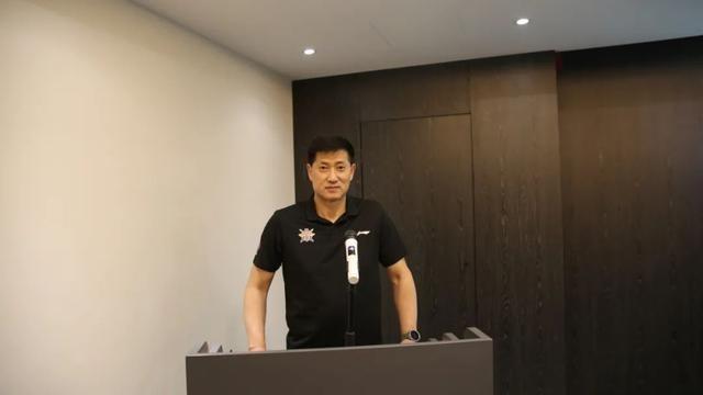 名宿|北控男篮正式官宣,解散马布里团队重建教练组,辽篮名宿将成新帅