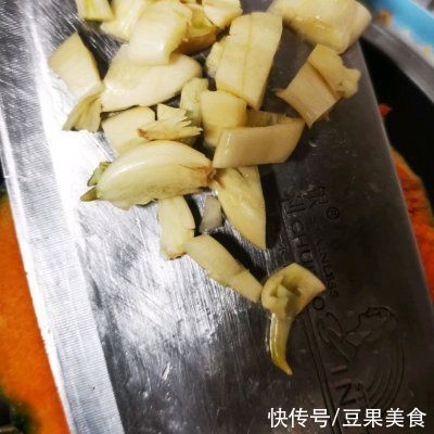  简单|想要吃得健康，还是得吃简单易学的洋白菜手掰肠炒饼