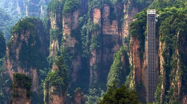 老年|全球第一高的露天观光电梯,半天的行程如今只要66秒,就在我国