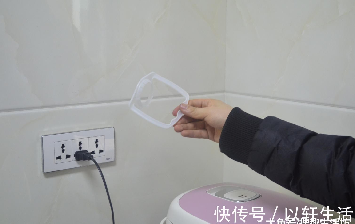 妙用|油桶上塑料把手不要扔, 放在厨房有妙用, 解决了千家万户的烦恼