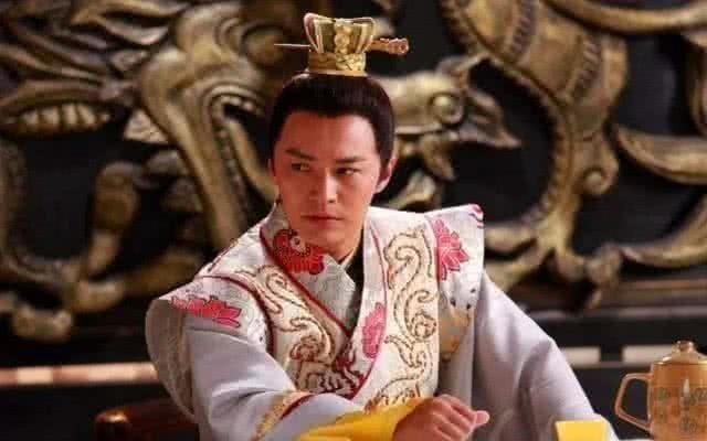 居然|武媚娘为了抬高娘家的门第，居然让亲爹把秦叔宝和尉迟恭踩在脚下