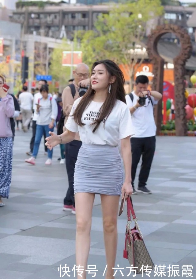 干净|皮肤白皙气质清新的小姐姐,给人一种干净又落落大方的感觉