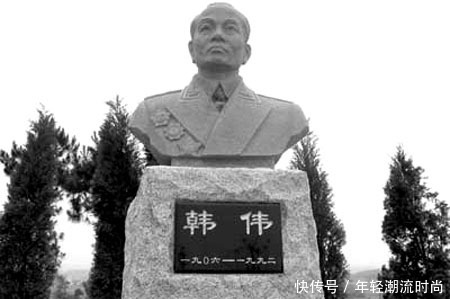 中将|他小时候给主席送信,后来成为警卫排长,被授予开国中将