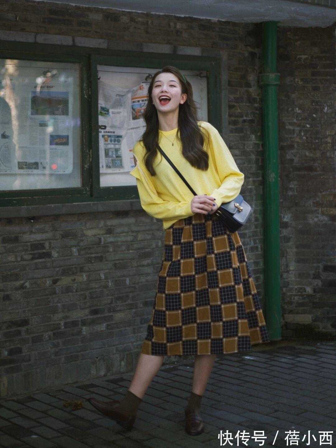 乐福鞋|今年春季火了这3条半身裙,配毛衣和西装都很合适,好看还实用