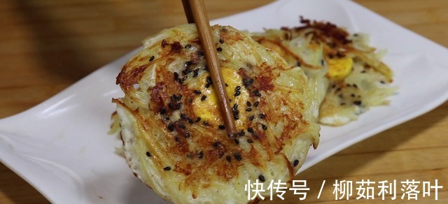 黑芝麻|土豆不要再炒着吃了，试试这样做，天天吃都不腻，越吃越香！