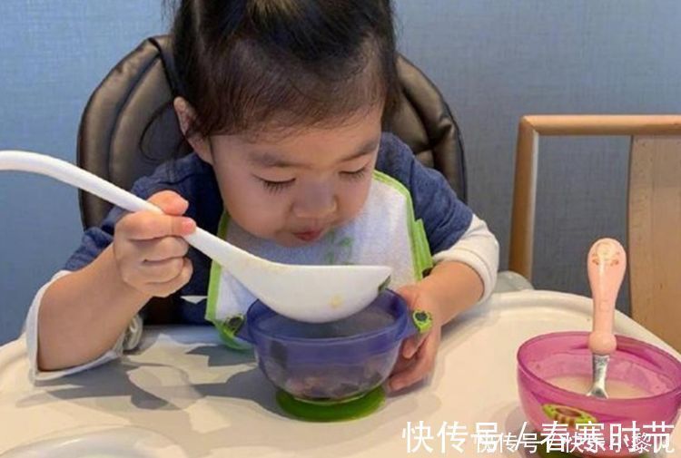 孩子|“双层牙”的孩子越来越多,和家长的习惯有关系,很多家庭仍在做