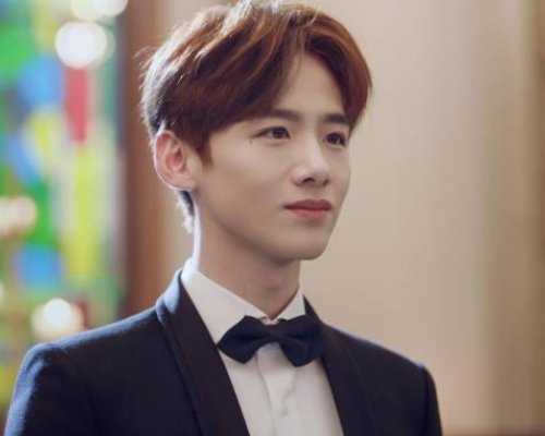 《明星大侦探》收官合照曝光，C位没有白敬亭，女嘉宾不止王鸥