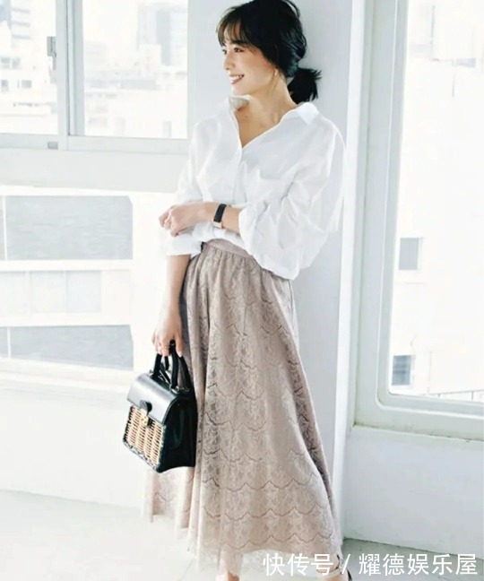 搭配|还在为穿搭烦恼？这些必备的衣服是首要的选择，百搭不易出错