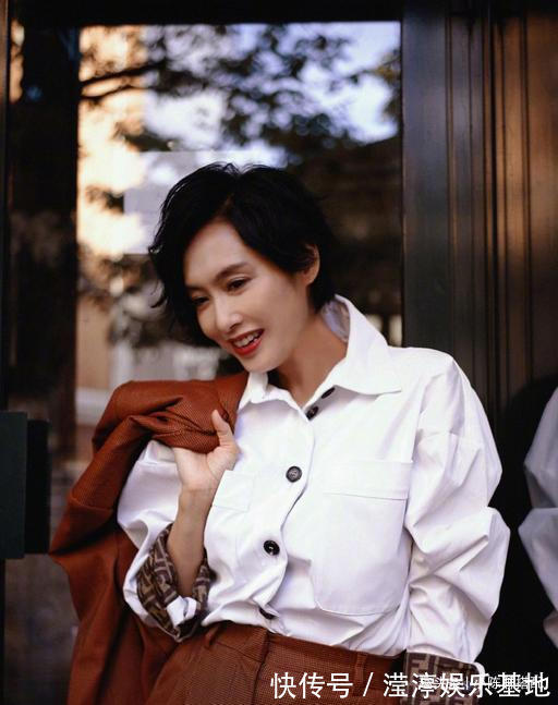 修饰 中年女人不想因发型“显老”,这5款发型尽量避开,美的更自信