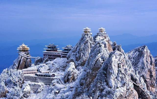 建筑群|大雪后的老君山，仿佛登临仙界，有着琼楼玉宇般的冰雪世界！