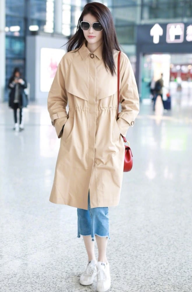 脚踩 牛仔外套已经过时了,现在流行的是“胖胖服”,至少显瘦10斤