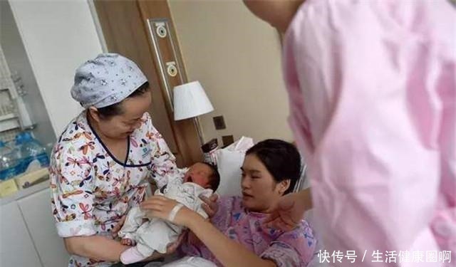 母乳喂养|孕妈产下一对龙凤胎,全家还沉浸在喜悦里,不料医生“多了句嘴”!