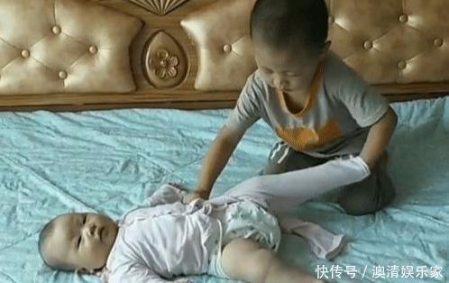妹妹|4岁哥哥照顾妹妹起居火了,大概是全网“混得最牛”的二胎