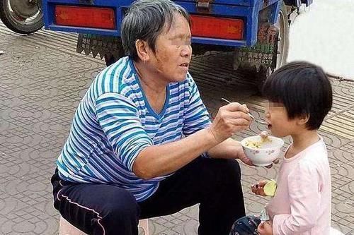 菜汤拌饭|孩子饭量大却不见长高？可能是吃了这4种“饭”，许多家长在做