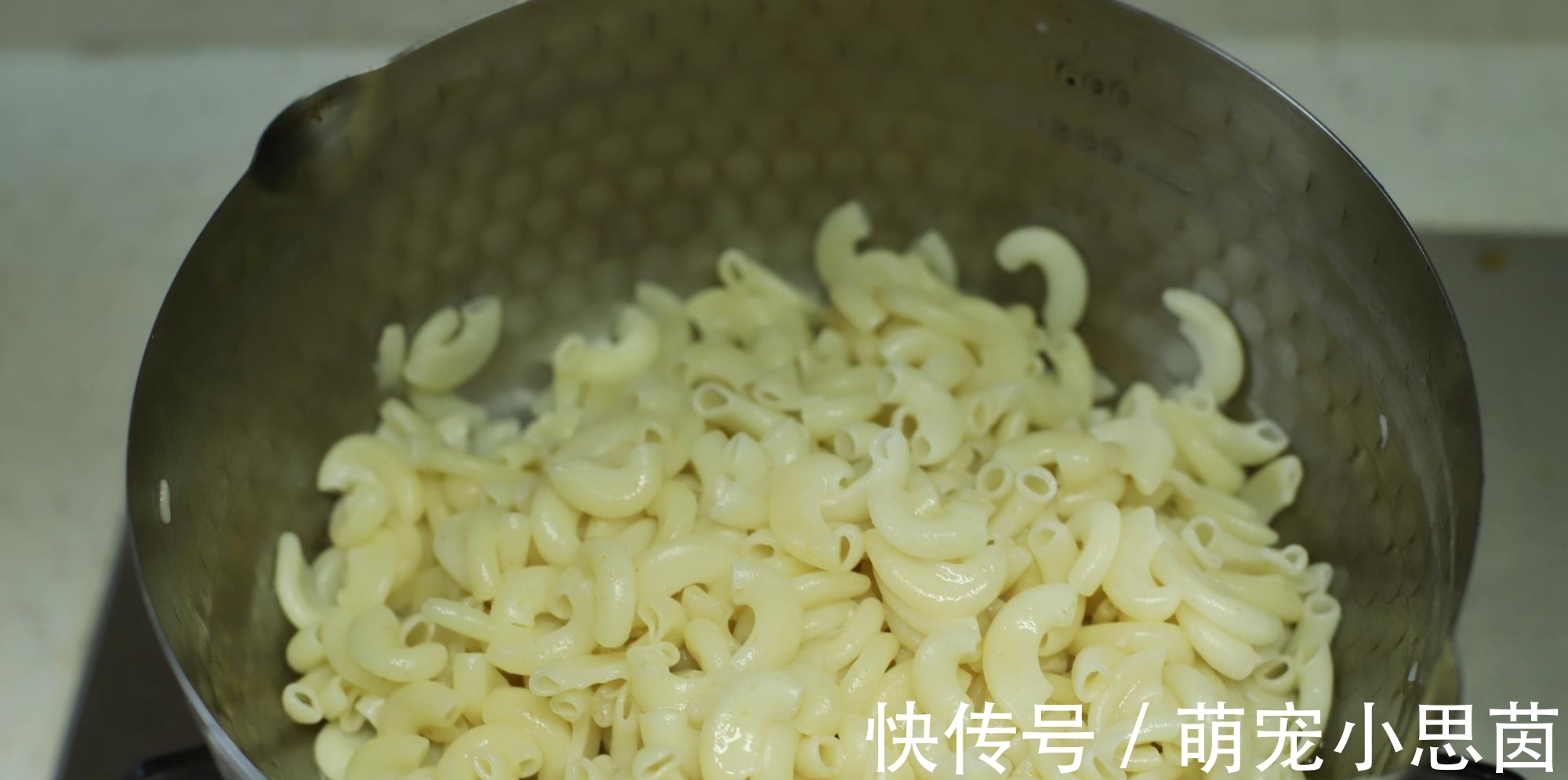 发圈|母子2人的早餐,发圈引来无数点赞,网友:简单也可以很有仪式感