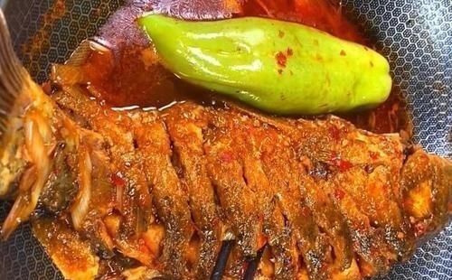 家庭版红烧鱼，学会这道菜，除夕晚上可以露一手