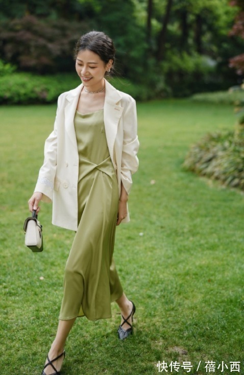 阔腿裤 “有品位”的女人穿西装,谨记这3点思路+3种搭配,时髦又显年轻