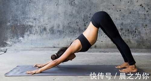 瑜伽女神腿长一米八,羡慕嫉妒啊!这样练你也有美腿