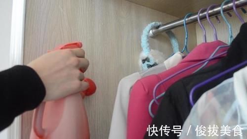 藿香正气水和白醋加在一起,作用太棒了,一年能省下不少钱,真棒