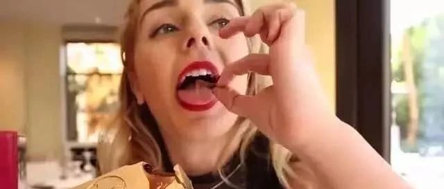 吃不起|有钱人开始吃黄金了迪拜造出“黄金巧克力”亮瞎双眼,真土豪