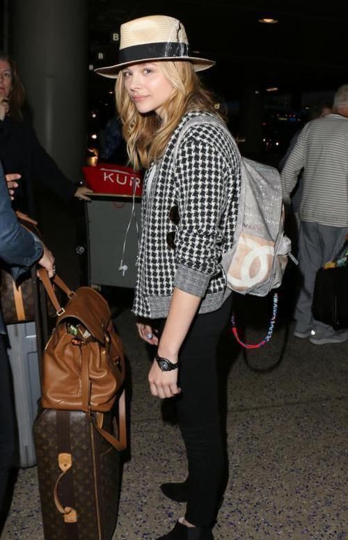 找回童年的天真无邪,背双肩包出门就对了,实用又时髦