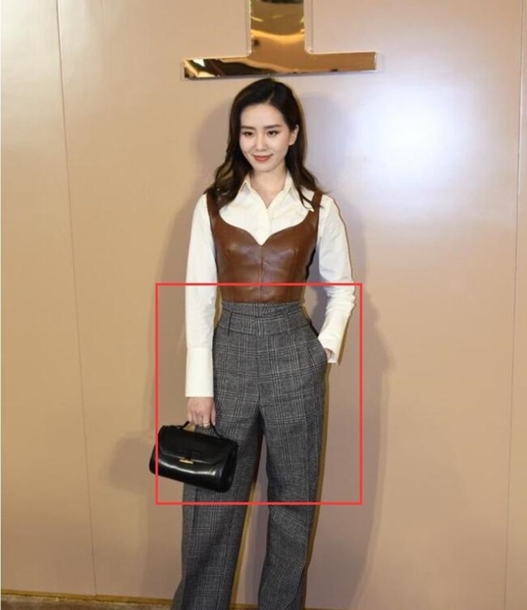 包包|别光顾着看刘诗诗的造型多美了,人家这身打扮,假名媛绝对拼不起