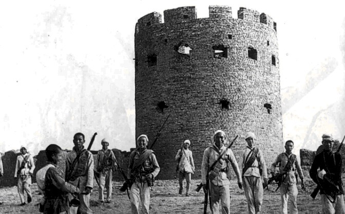 炮楼|抗战时,日军炮楼上的探照灯是怎么发电的?日本战俘含泪道出实情