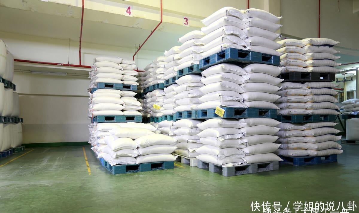 标准|面粉不是越白越好!超市员工:先看袋子标准号,就能买到好面粉