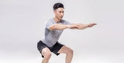 肌肉|深蹲是健康动作之最!坚持30天,5个好处身后随!第5个男女都喜欢