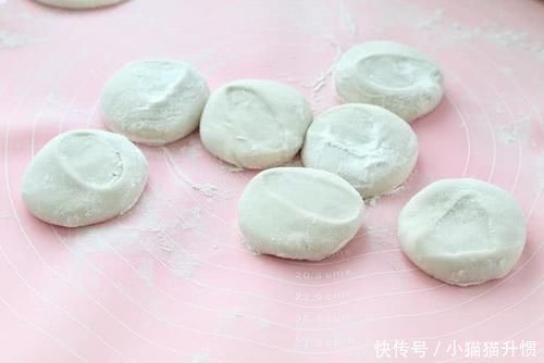 揉面|烙馅饼时该怎么揉面?第一步就错了,怪不得饼皮又厚又硬特别难吃