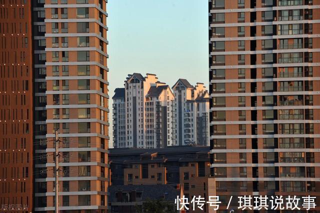 宅基地|别再问为什么农民可以在城里买房，而城镇居民却不能在农村买房了