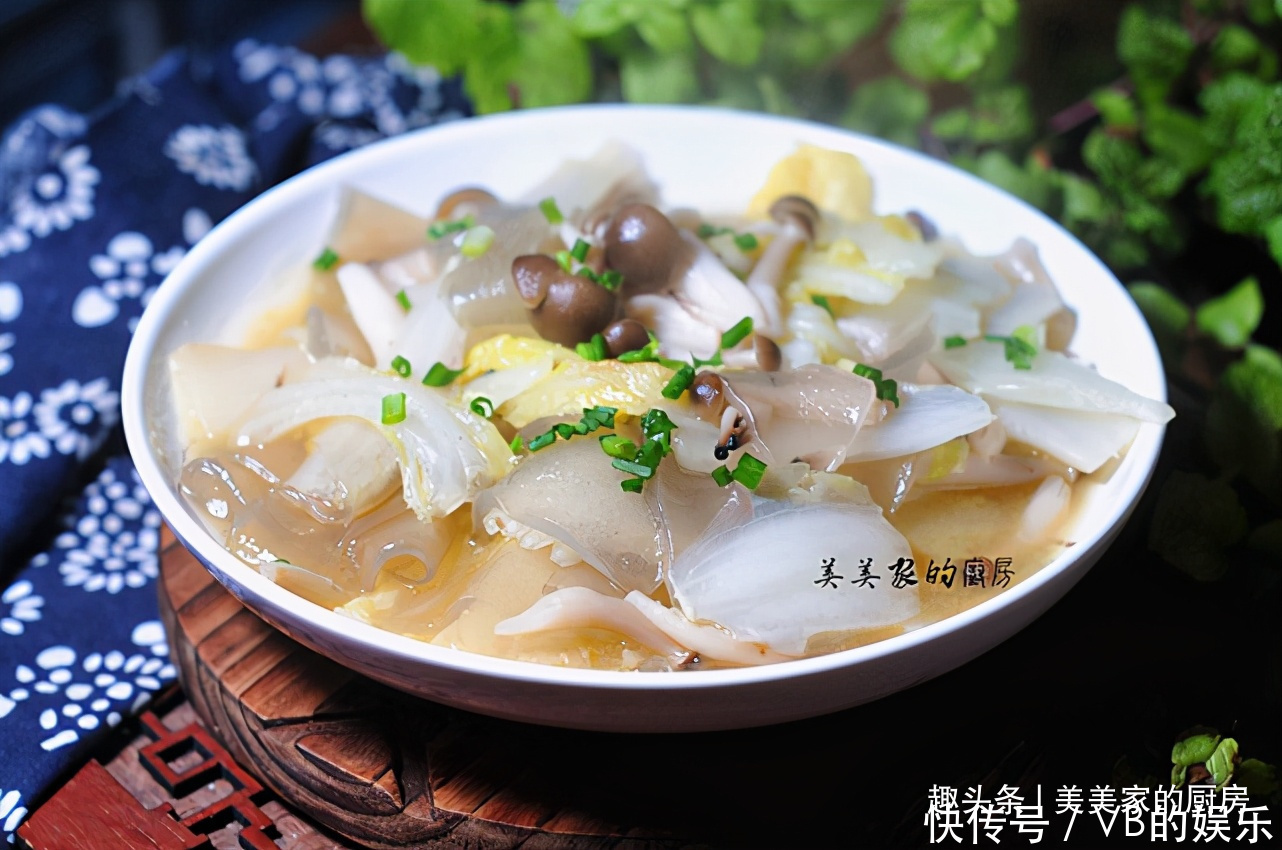 天气寒冷,我最近爱上了此物,平民价格高享受,一碗下肚浑身暖