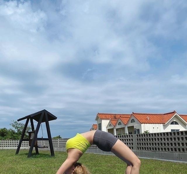 无氧运动|毫无基础的人如何练瑜伽力量增肌与体能训练同步，协调是关键