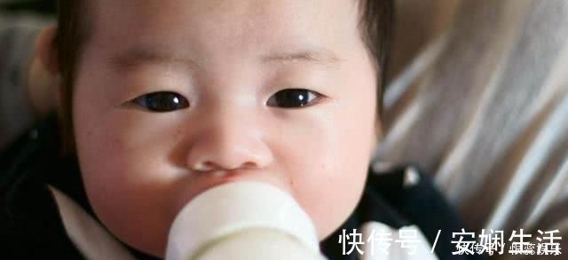 喝牛奶|双胞胎妈妈让姐姐喝牛奶,妹妹喝豆浆,一年后的差距太明显了