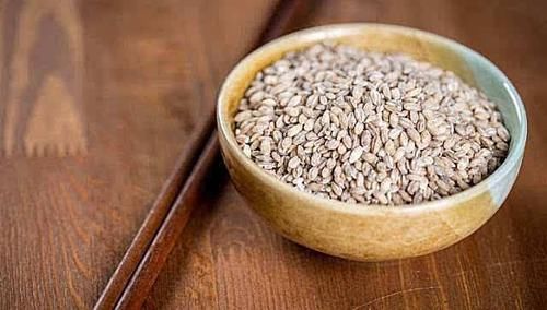 春天适合美容，坚持吃的食物，有益于视力，能润泽皮肤，活血排毒