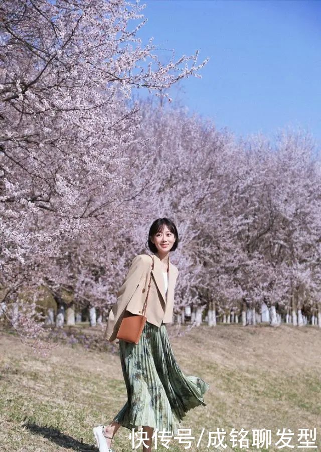 短发|短发小姐姐温柔风搭配，简约时尚又减龄，洋气显瘦又有范儿