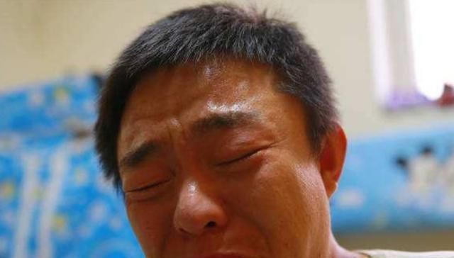 儿子|男孩旅游时遇见“相同的自己”,父母当场痛哭回家吧儿子