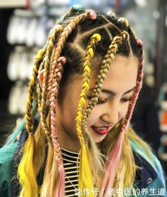 时尚 嘻哈风必备发型,脏辫造型逐渐走向潮流,炫酷又帅气!