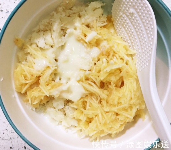 铁棍山药|山药加入苹果，做好吃的小饼，一口一个，比蛋糕健康多了