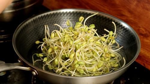 营养|想吃豆芽不用买了,教你在家发豆芽,5天就能吃,脆嫩营养又卫生