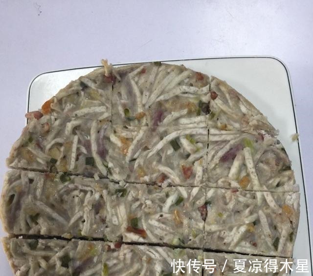 过程|让我来教你做香糯芋头糕吧，不仅过程简单，吃起来更是清甜不腻口！