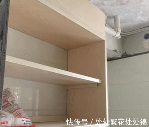 橱柜|厨房的橱柜到底要不要装背板当初被工人忽悠,入住才知被坑