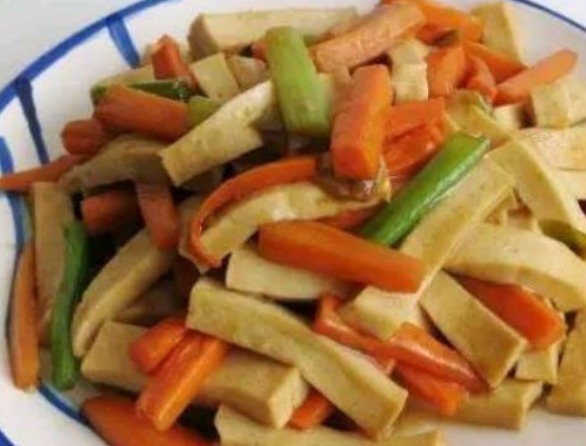 胡蘿卜和此物一起炒，女性常吃，子宮越來越干凈，不想顯老可試試