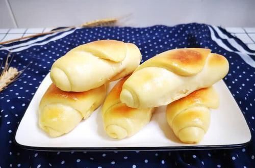 我的宅家蜂蜜小面包,柔软香甜,拉丝多层,孩子一口气吃3个,香