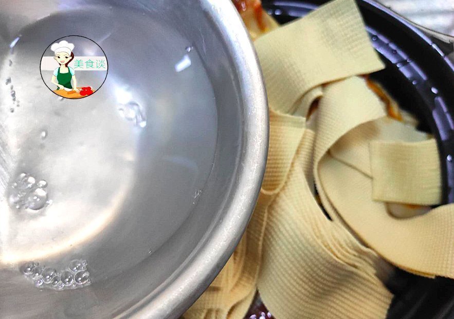 鱼头|冷天,家人最馋我做的腐竹鱼头煲,焖一锅特鲜美,好吃营养又好做