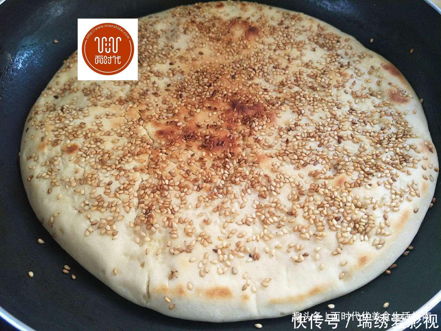 好吃|这个芝麻饼,香嫩酥脆真好吃,比面包还香,做法简单,一学就会!