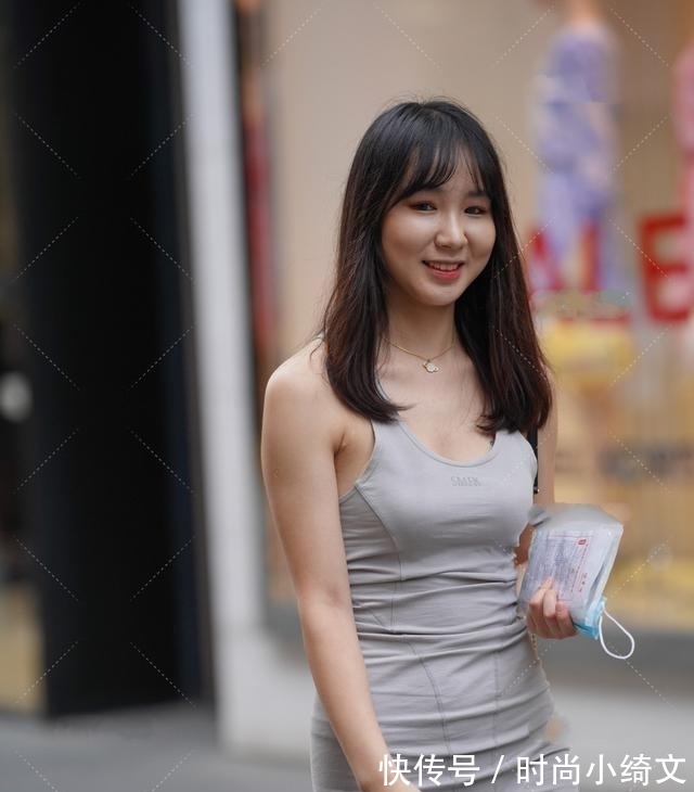 连衣裙 连衣裙的搭配增添日系时髦感，穿出女性独有风格，女神范十足