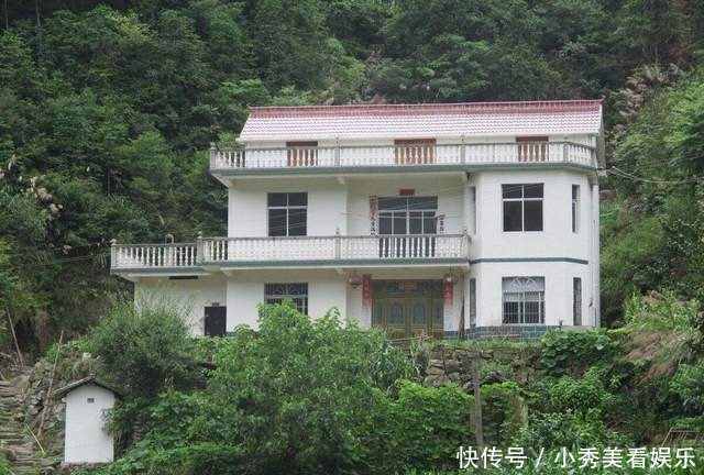 完便|农村俗语:“宁愿门前闹嚷嚷,不愿屋后脚板响”啥意思?看完便知